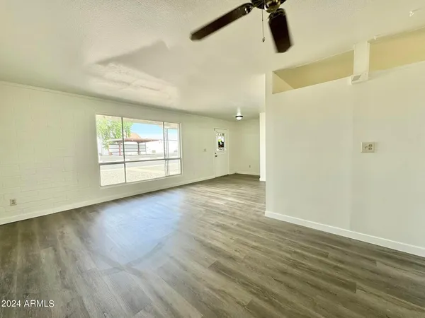 $1,400 | 11013 North 110th Drive, Sun City, AZ 85351