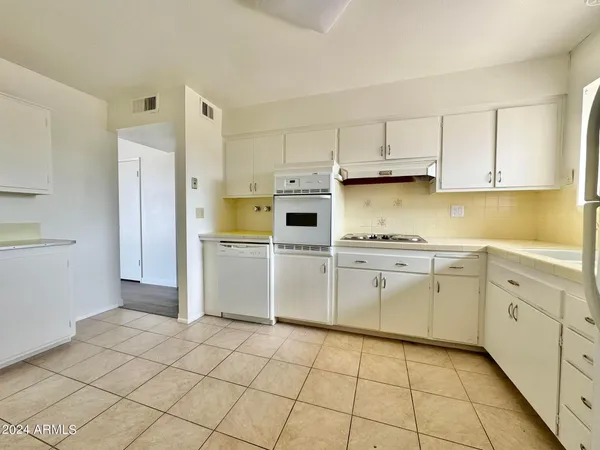 $1,400 | 11013 North 110th Drive, Sun City, AZ 85351