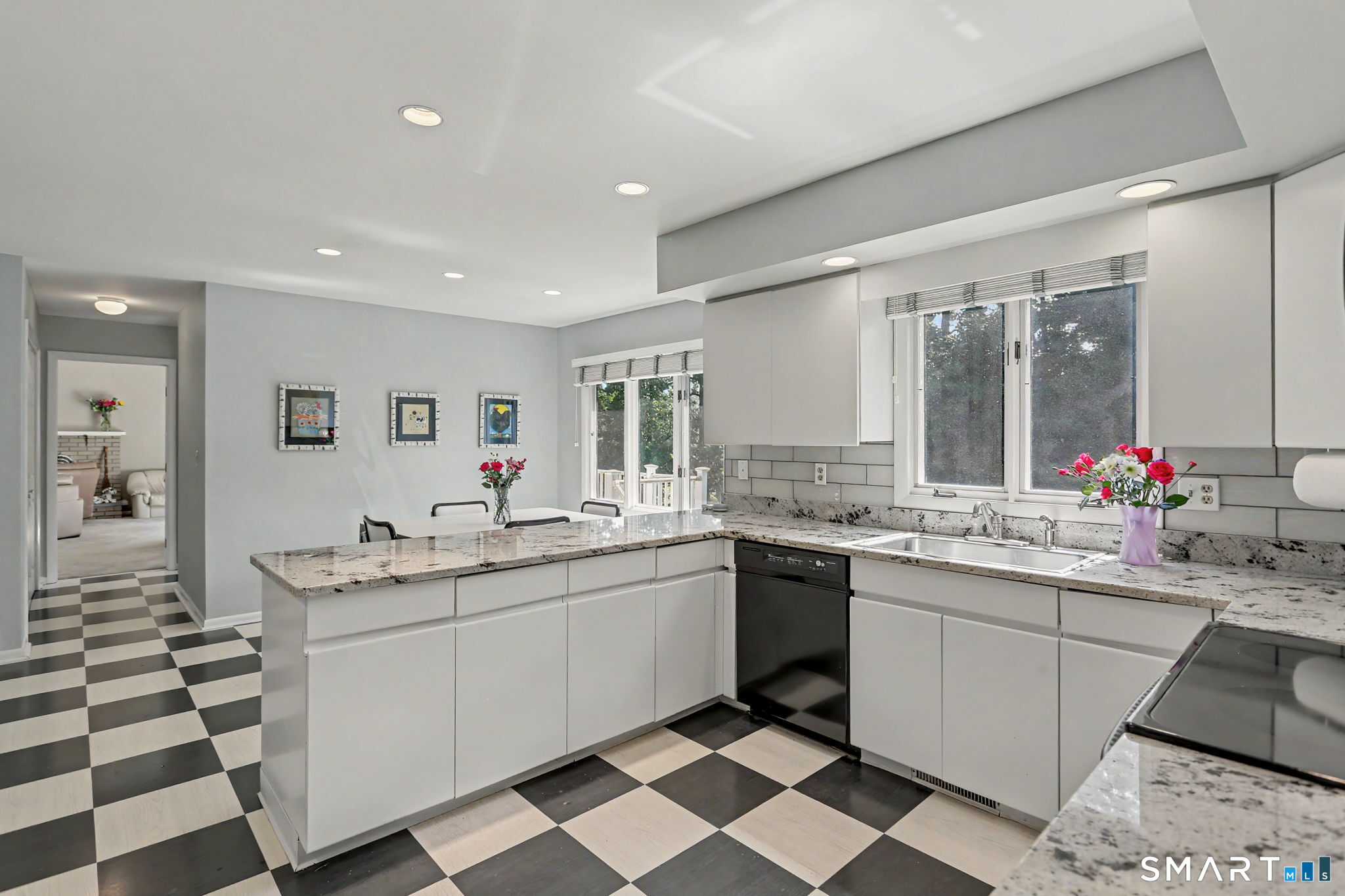 15 Wedgewood Road Trumbull, CT 06611 - Photo 7 of 40