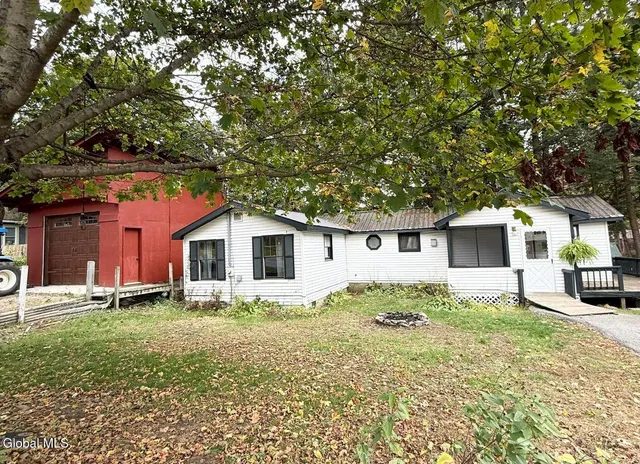 $125,000 | 90 Library Avenue, Warrensburg, NY 12885