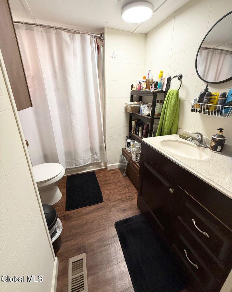 90 Library Avenue Warrensburg, NY 12885 - Photo 4 of 25 20250727170222077375000000-o