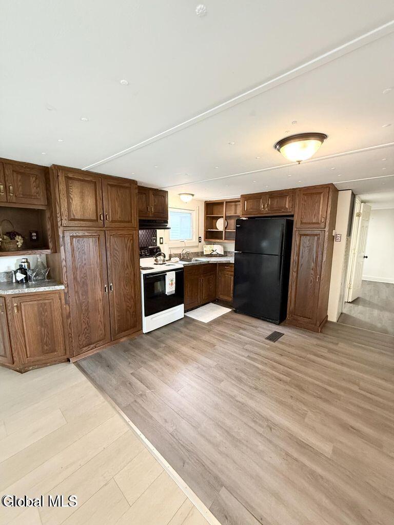 90 Library Avenue Warrensburg, NY 12885 - Photo 6 of 25 libra