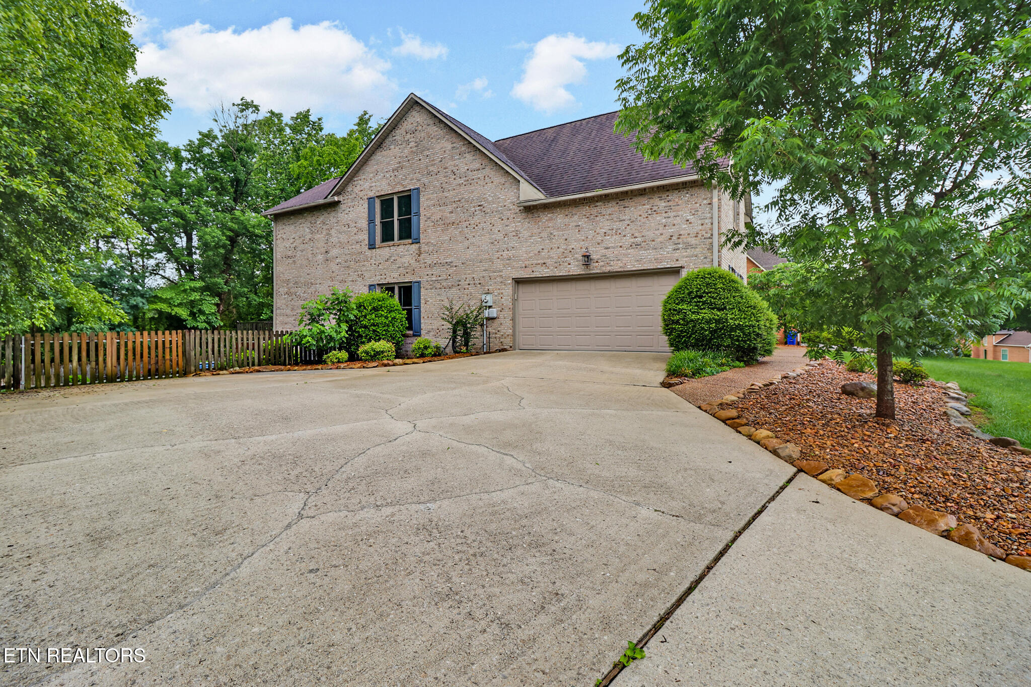 105 West Melbourne Road Oak Ridge, TN 37830 - Photo 6 of 59 Extra Parking