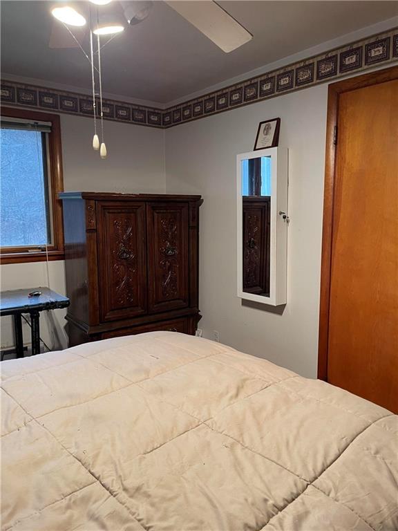 491 Frankfort Road Monaca, PA 15061 - Photo 11 of 24 BEDROOM