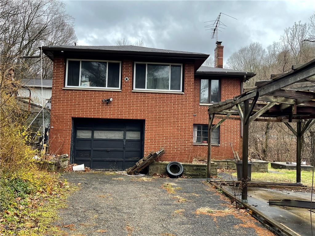 491 Frankfort Road Monaca, PA 15061 - Photo 2 of 24 FRONT VIEW