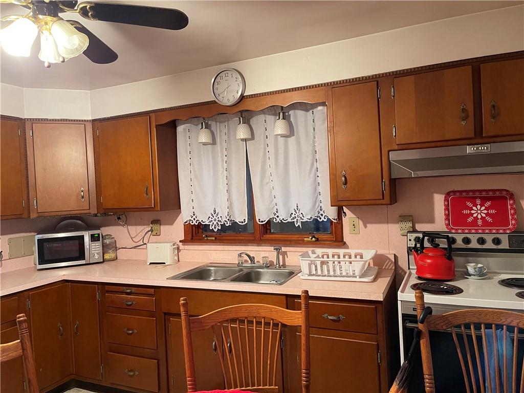491 Frankfort Road Monaca, PA 15061 - Photo 3 of 24 KITCHEN