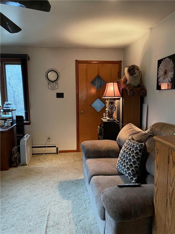 491 Frankfort Road Monaca, PA 15061 - Photo 6 of 24 LIVINGROOM