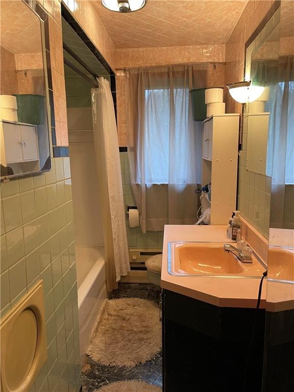 491 Frankfort Road Monaca, PA 15061 - Photo 8 of 24 BATHROOM