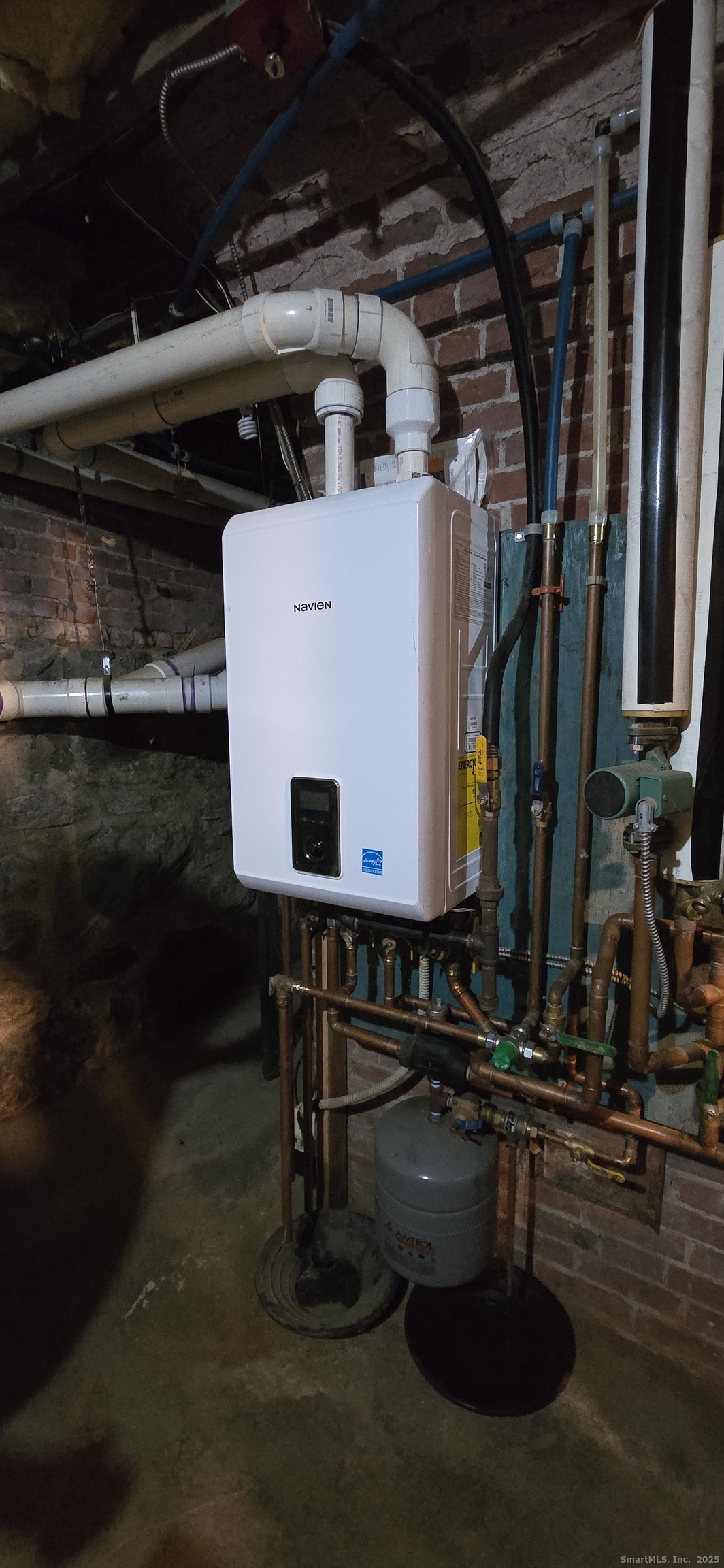 28 Perkins Avenue Norwich, CT 06360 - Photo 10 of 12