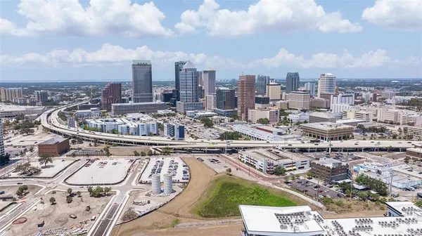 a picture of city view
