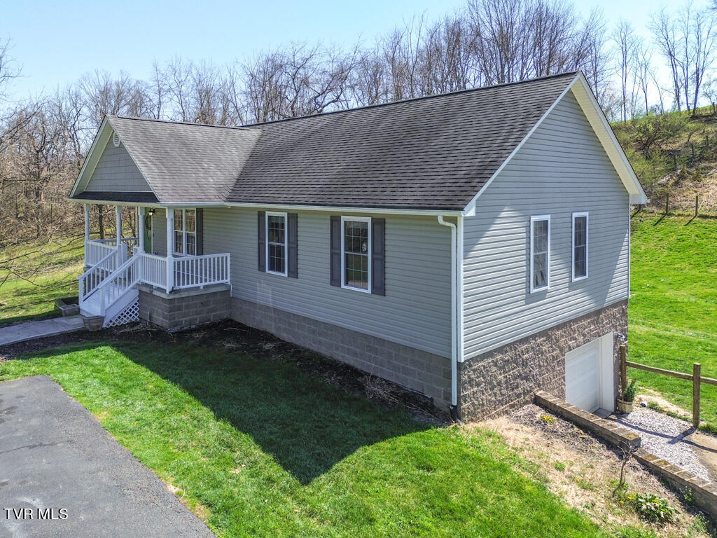 758 Old Ebenezer Road Marion, VA 24354 - Photo 3 of 60 758 Old Ebenezer MLS-54