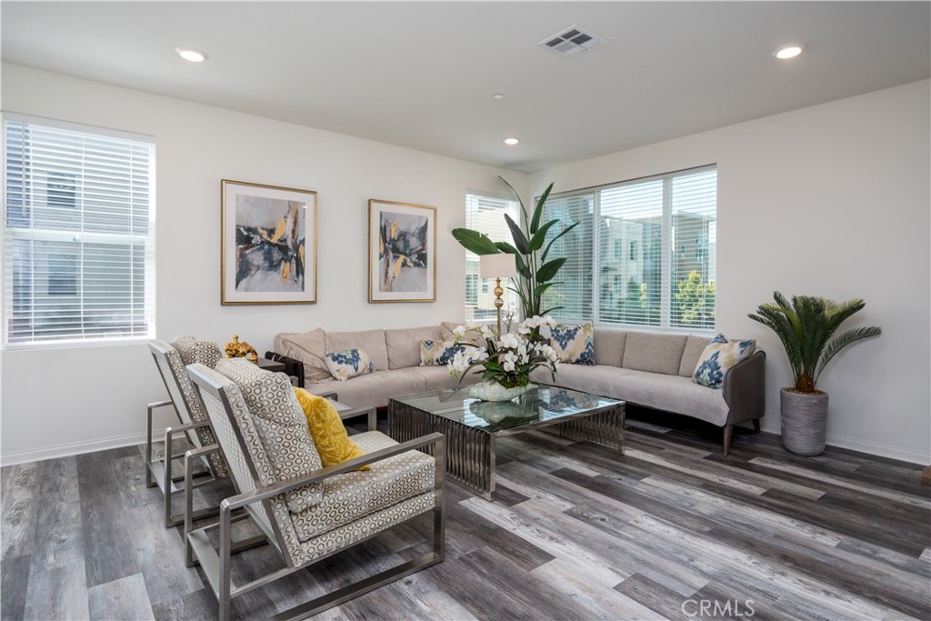 164 Unity Street Irvine, CA 92614 - Photo 4 of 22 living room