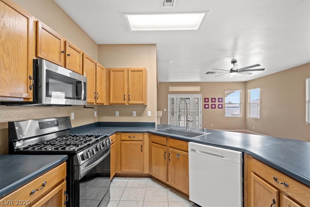 7904 Smokey Ridge Court Las Vegas, NV 89131 - Photo 11 of 21