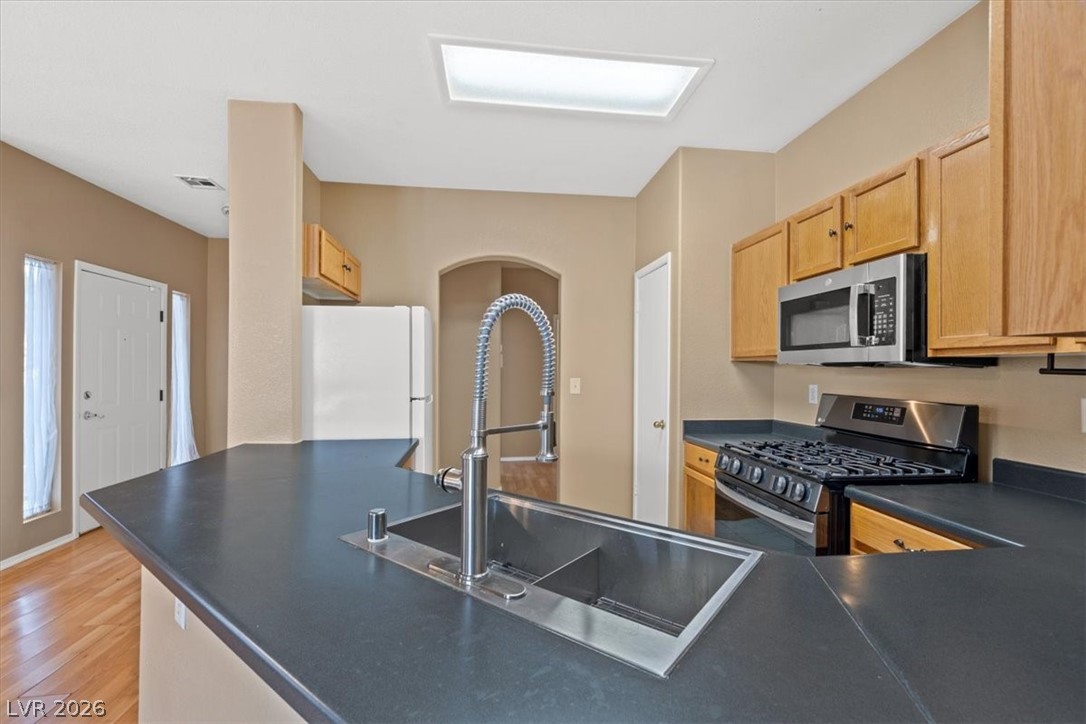 7904 Smokey Ridge Court Las Vegas, NV 89131 - Photo 8 of 21