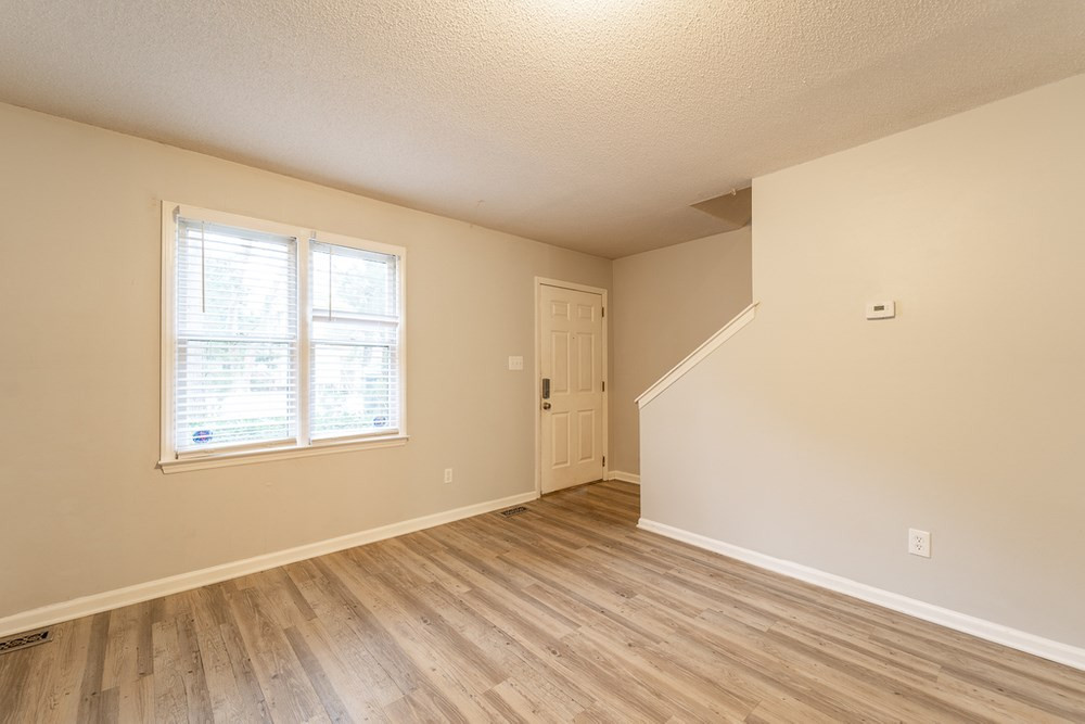 6521 Thetford Court Raleigh, NC 27615 - Photo 2 of 30 Living Room