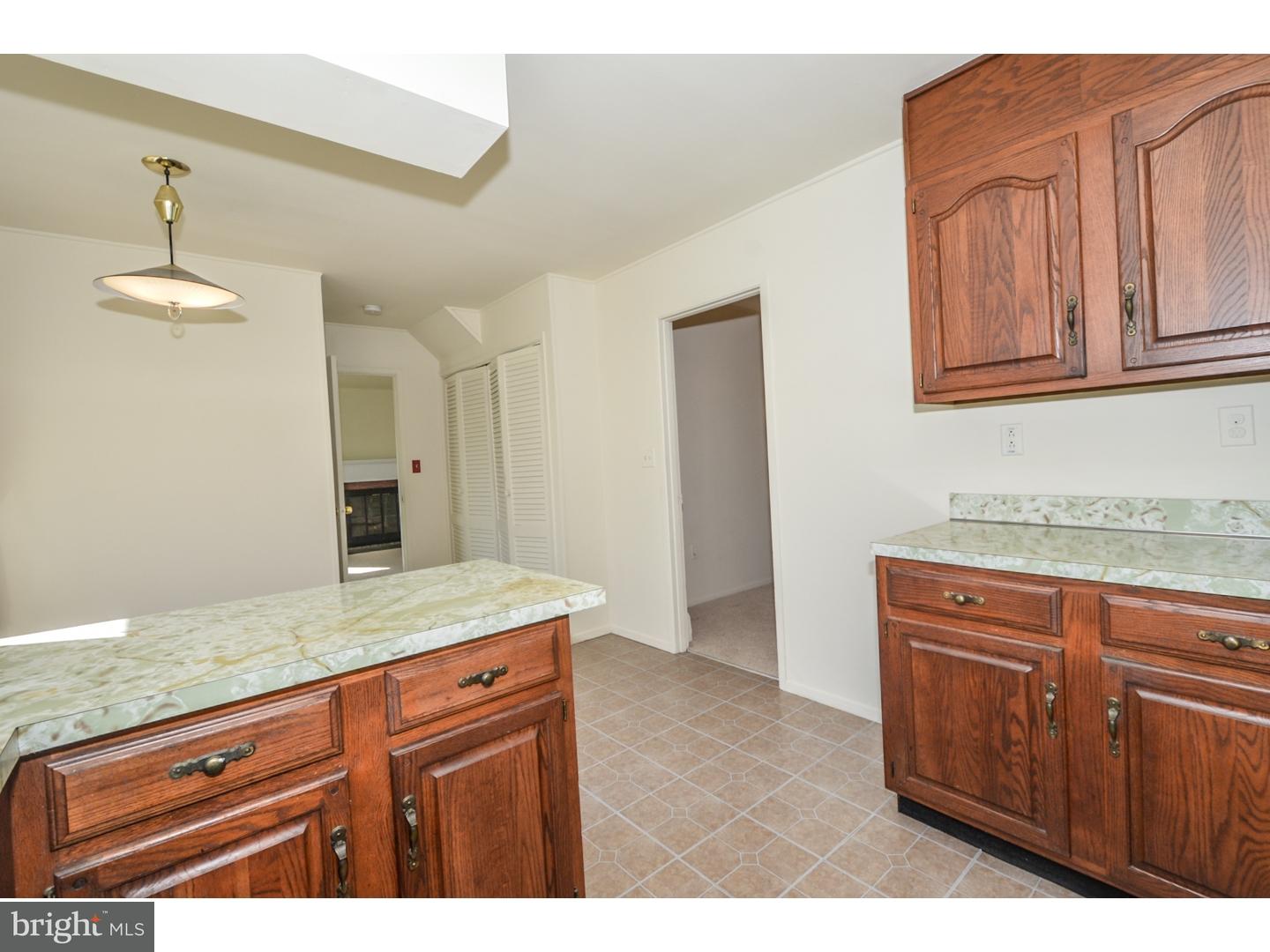 36 Turf Road Levittown, PA 19056 - Photo 11 of 25 Kitchen