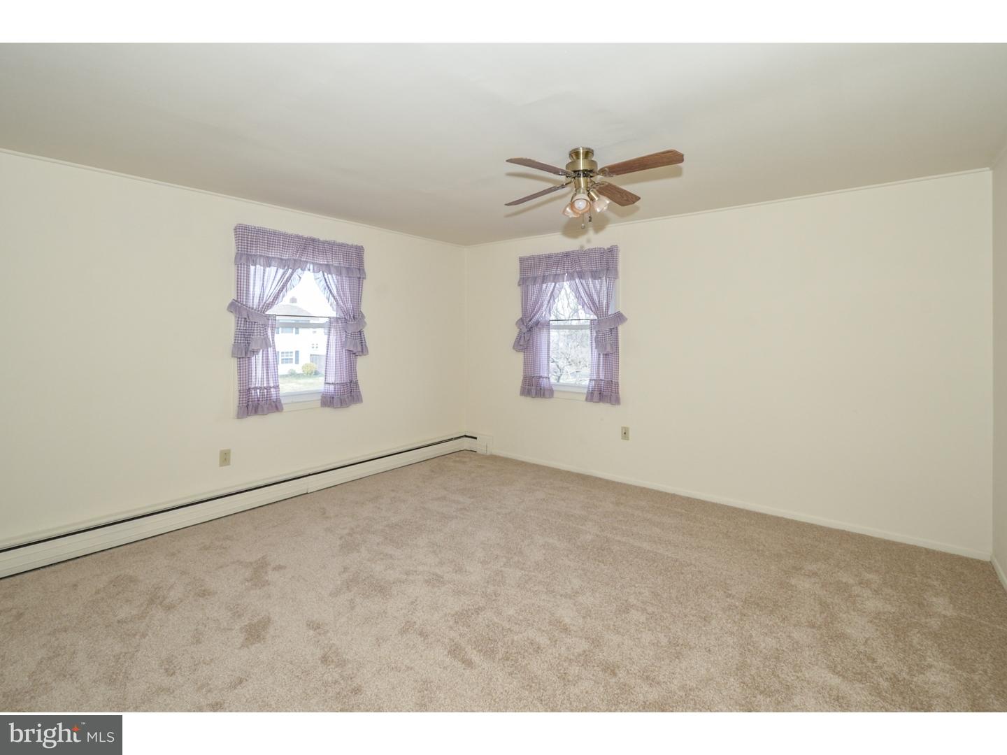 36 Turf Road Levittown, PA 19056 - Photo 21 of 25 Bedroom