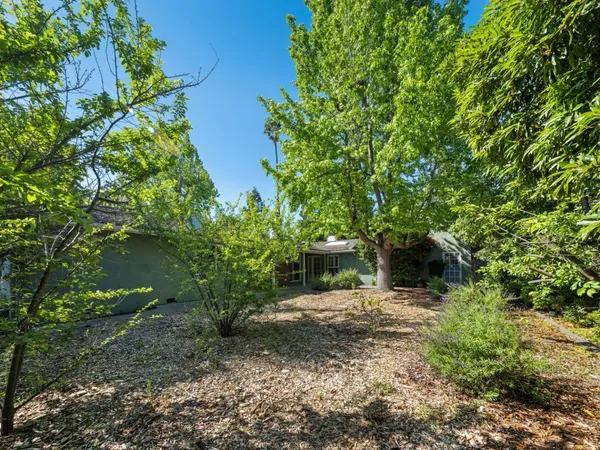 $3,999,888 | 12100 Saraglen Drive, Saratoga, CA 95070