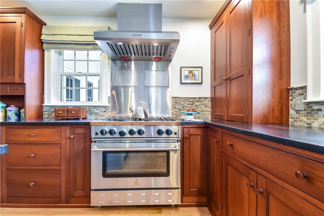 115 Watch Hill Road Westerly, RI 02891 - Photo 9 of 40