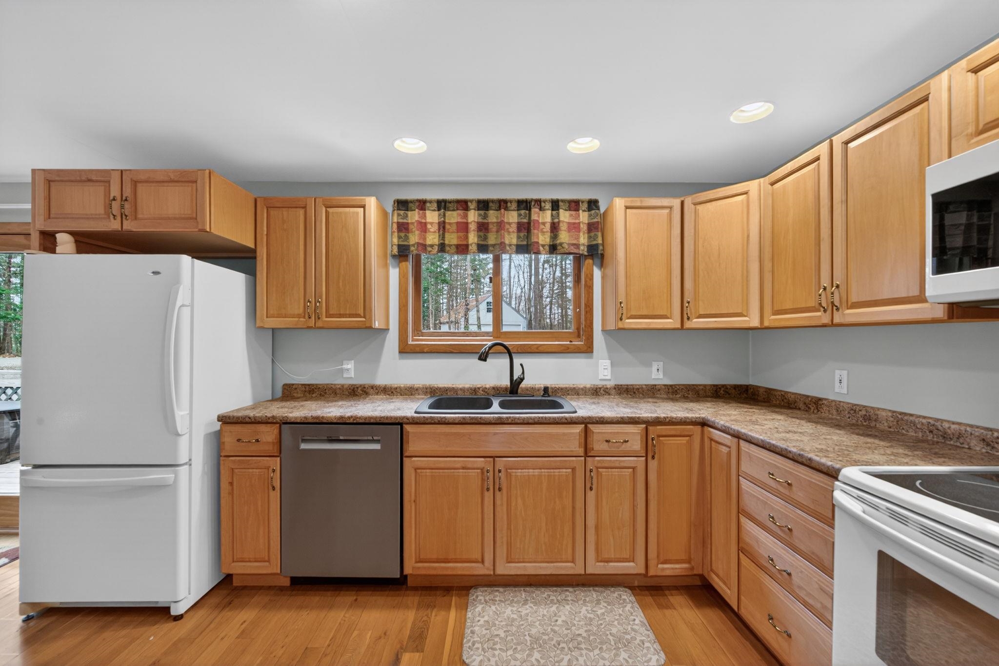 77 Anderson Road Newport, NH 03773 - Photo 5 of 27
