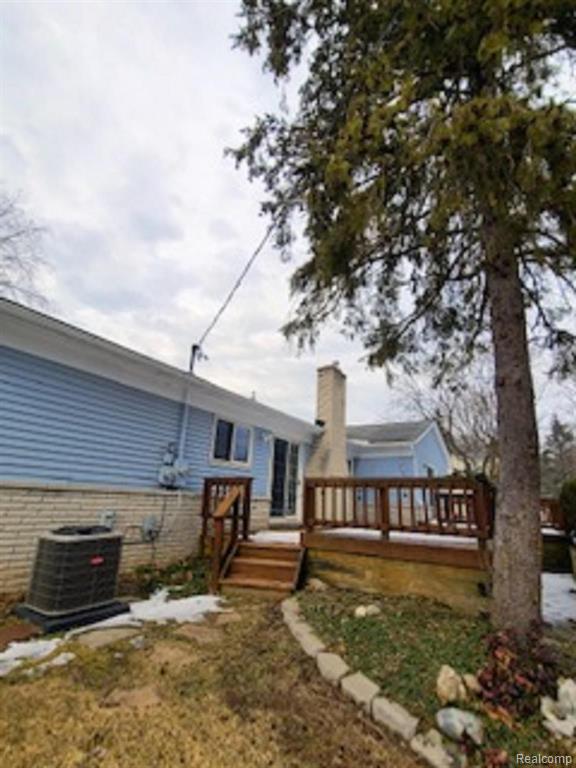 641 Lake Forest Road Rochester Hills, MI 48309 - Photo 4 of 34