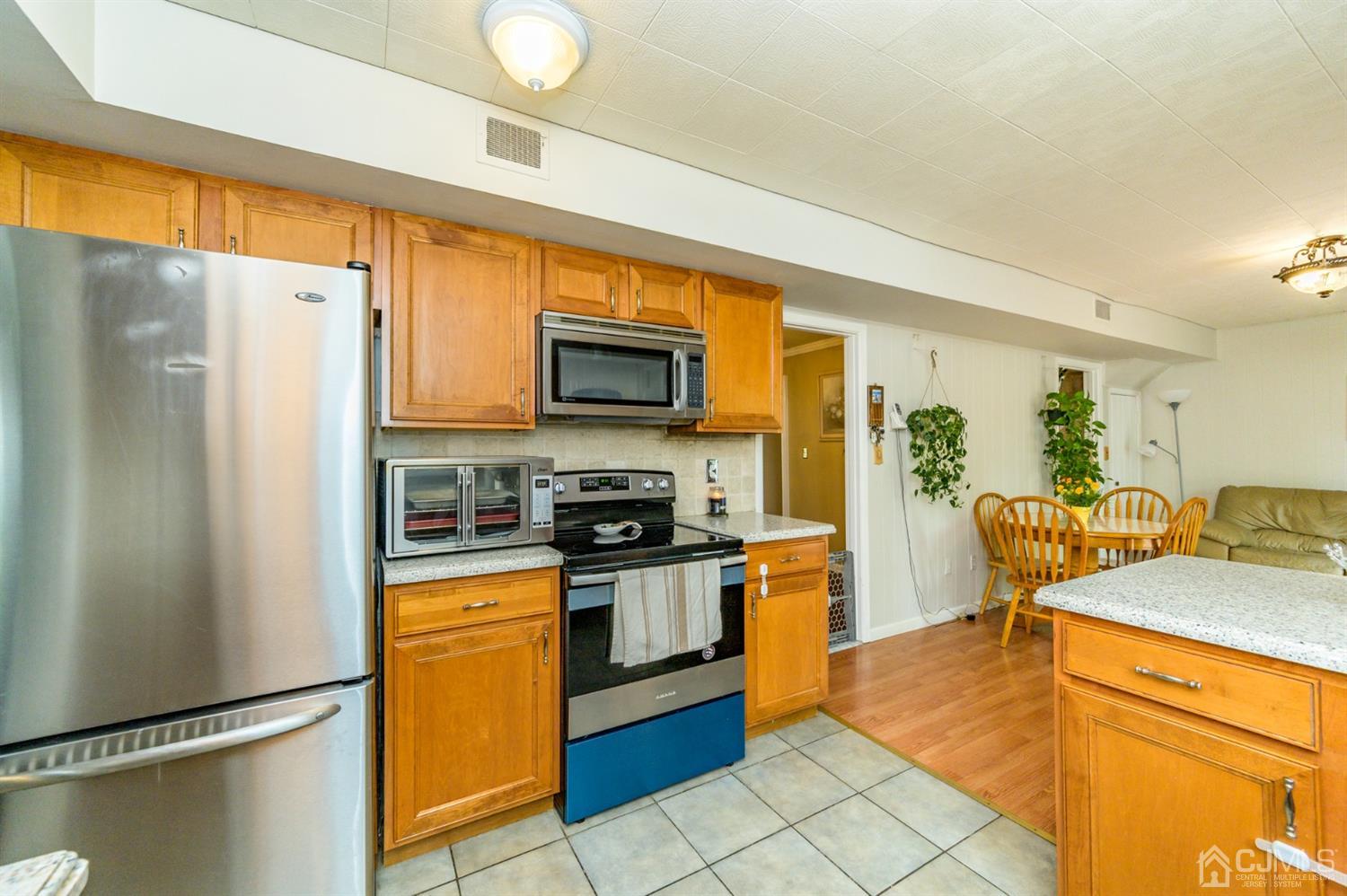 345 Lloyd Road Matawan, NJ 07747 - Photo 12 of 37 Gallery Image 12