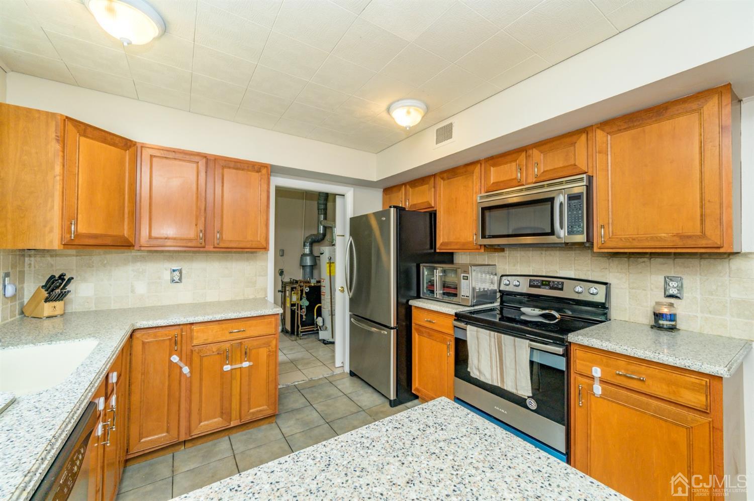 345 Lloyd Road Matawan, NJ 07747 - Photo 13 of 37 Gallery Image 13