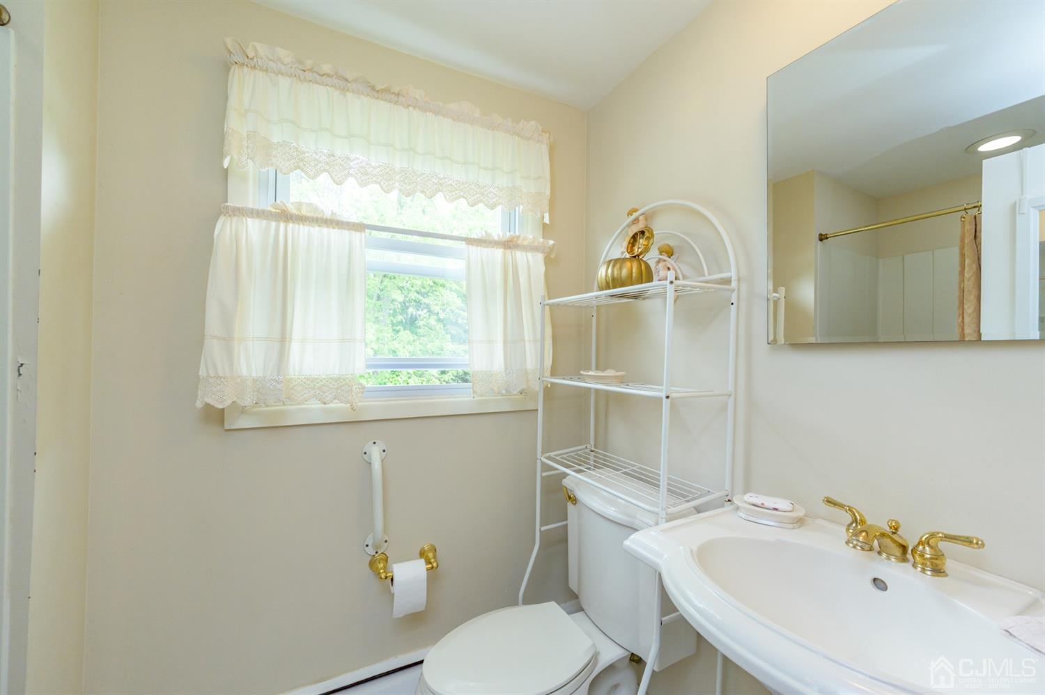 345 Lloyd Road Matawan, NJ 07747 - Photo 22 of 37 Gallery Image 22