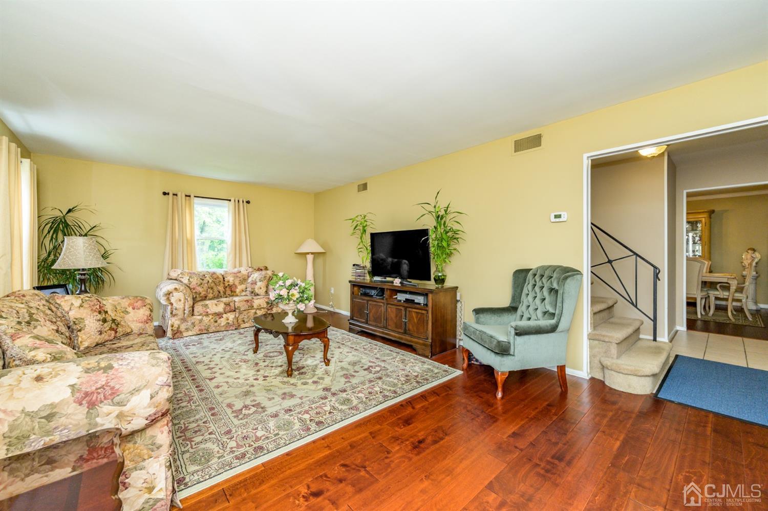 345 Lloyd Road Matawan, NJ 07747 - Photo 5 of 37 Gallery Image 5