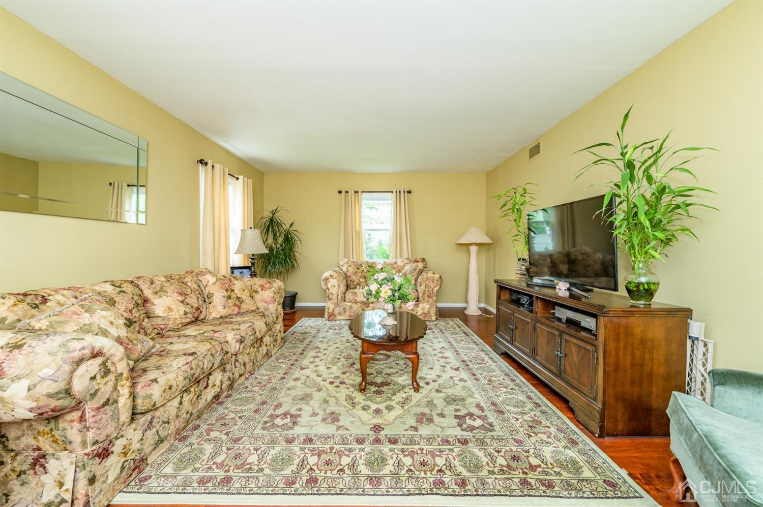 345 Lloyd Road Matawan, NJ 07747 - Photo 6 of 37 Gallery Image 6