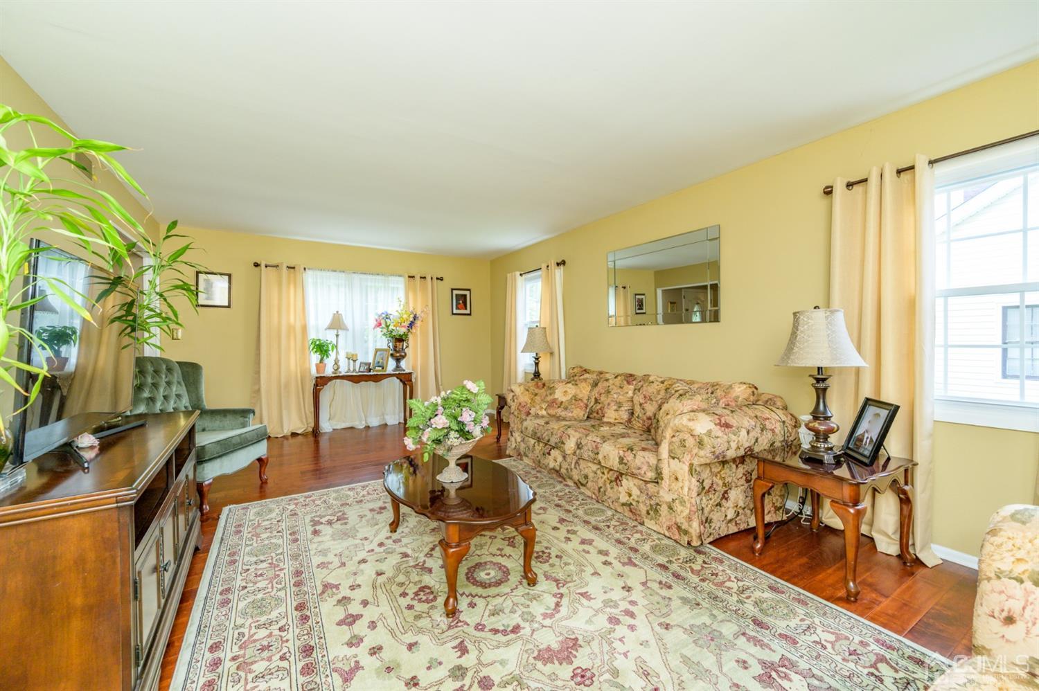 345 Lloyd Road Matawan, NJ 07747 - Photo 7 of 37 Gallery Image 7