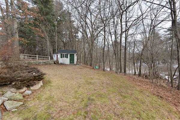 15 Hemlock Road Hingham, MA 02043 - Photo 13 of 23
