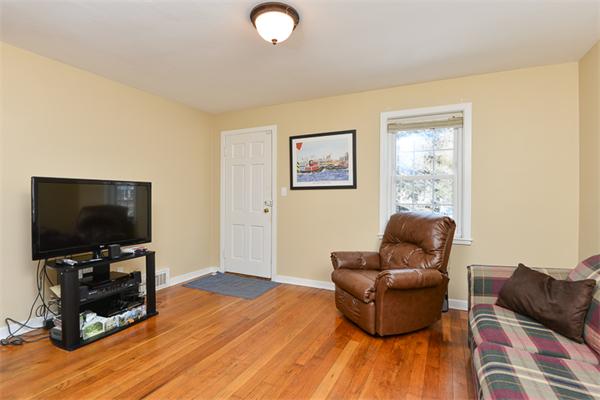 15 Hemlock Road Hingham, MA 02043 - Photo 4 of 23