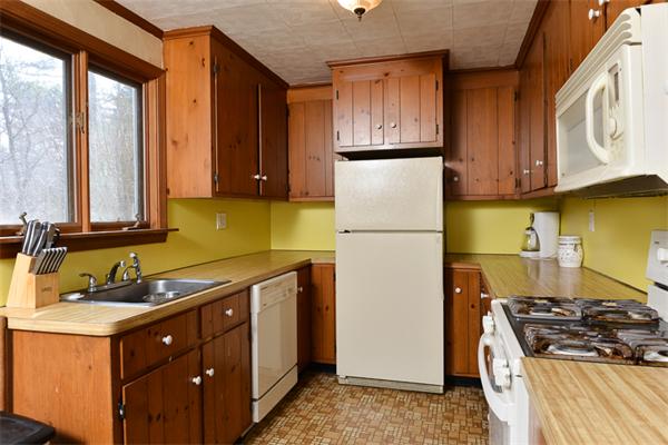 15 Hemlock Road Hingham, MA 02043 - Photo 5 of 23