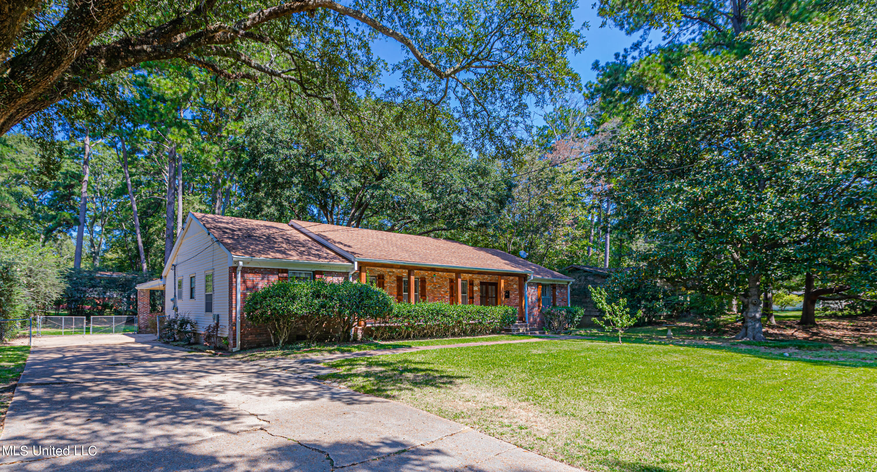 1838 Aztec Drive Jackson, MS 39211 - Photo 4 of 59 926A4325