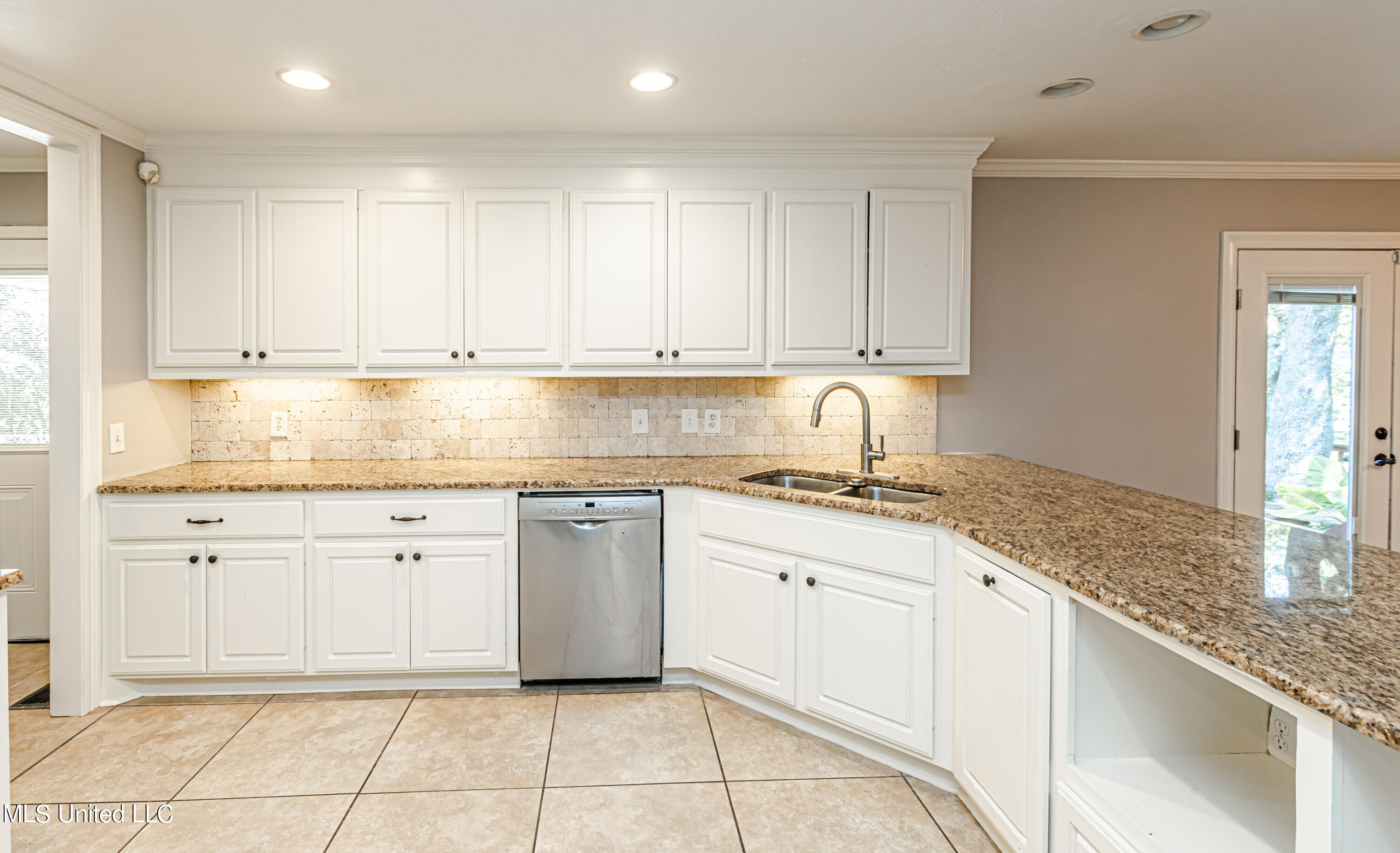 1838 Aztec Drive Jackson, MS 39211 - Photo 57 of 59 926A4392