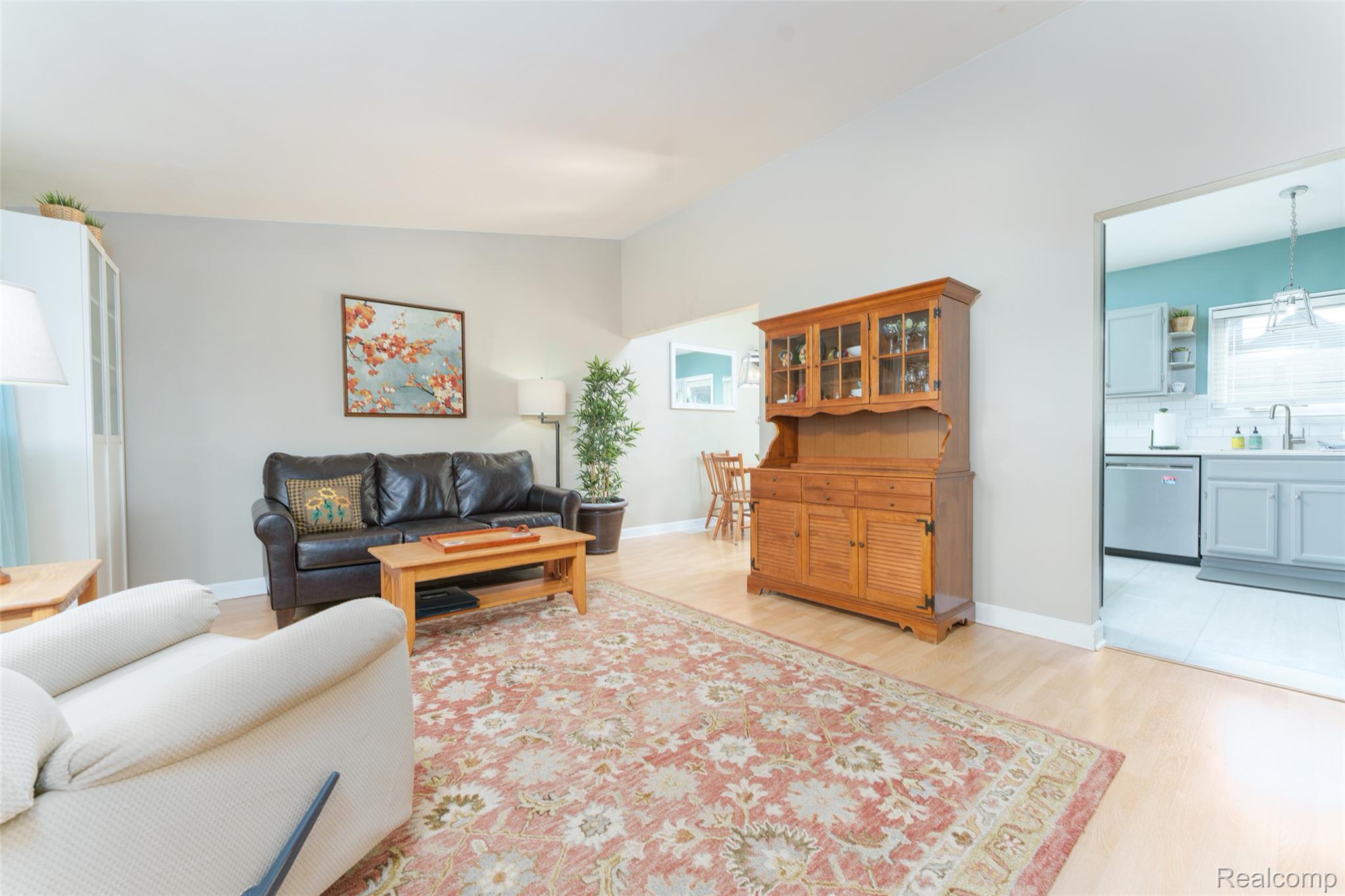 11860 Riverside Drive Plymouth, MI 48170 - Photo 6 of 25 DSC01145.jpg