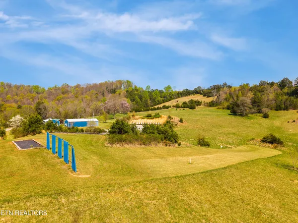 $950,000 | 1160 Oak Grove Road, Harrogate, TN 37752