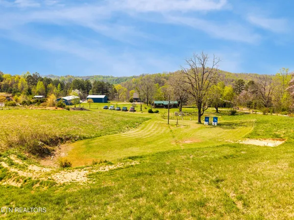$950,000 | 1160 Oak Grove Road, Harrogate, TN 37752