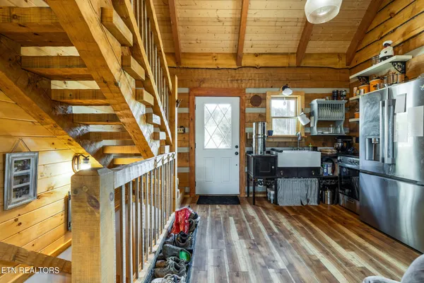 $950,000 | 1160 Oak Grove Road, Harrogate, TN 37752