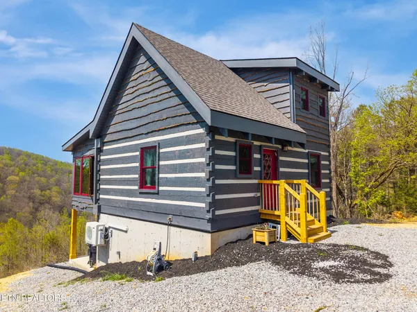 $950,000 | 1160 Oak Grove Road, Harrogate, TN 37752