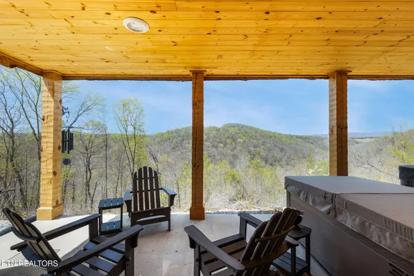 $950,000 | 1160 Oak Grove Road, Harrogate, TN 37752