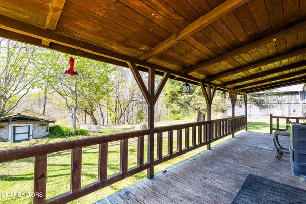 $950,000 | 1160 Oak Grove Road, Harrogate, TN 37752