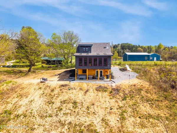 $950,000 | 1160 Oak Grove Road, Harrogate, TN 37752