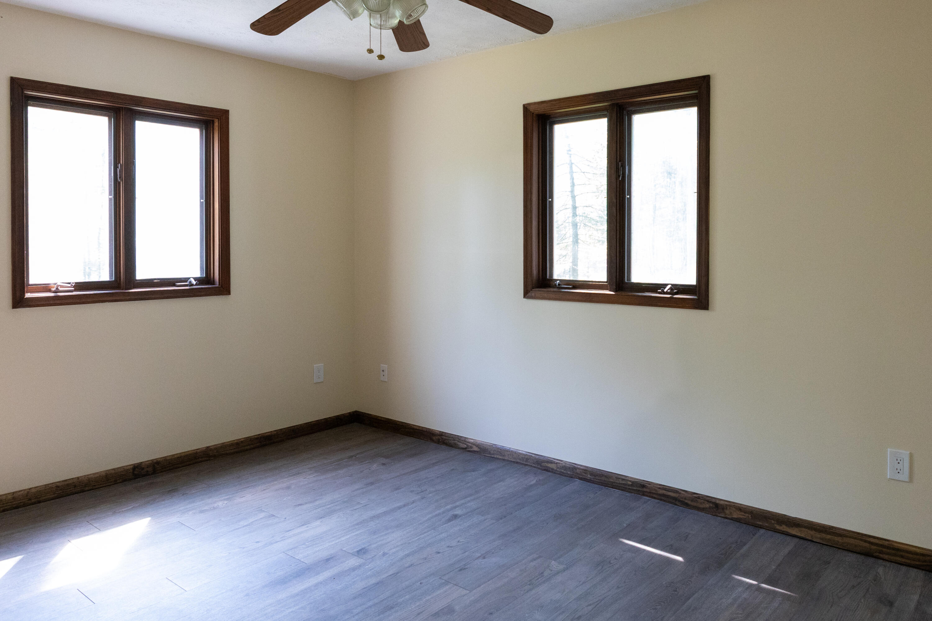 371 Ridge Circle Cresco, PA 18326 - Photo 21 of 40 an empty room with a window