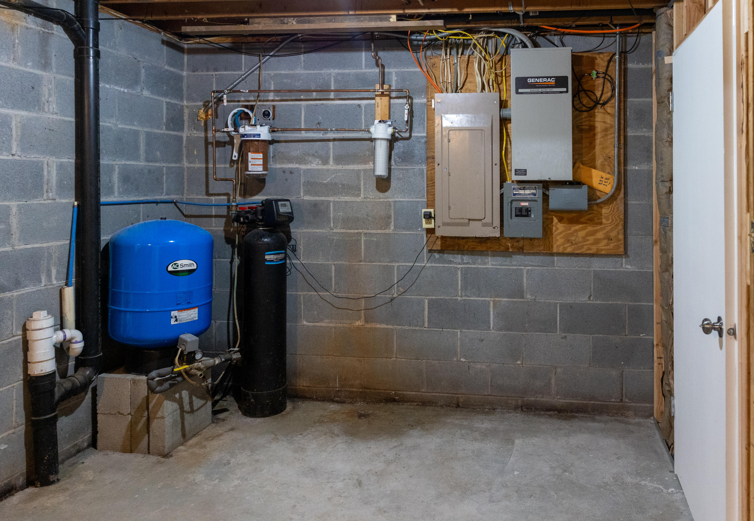 371 Ridge Circle Cresco, PA 18326 - Photo 35 of 40 a bathroom with a shower