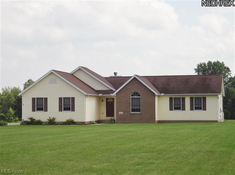 8766 Henderson Road Diamond, OH 44412 - Photo 2 of 25 Gallery Image 2