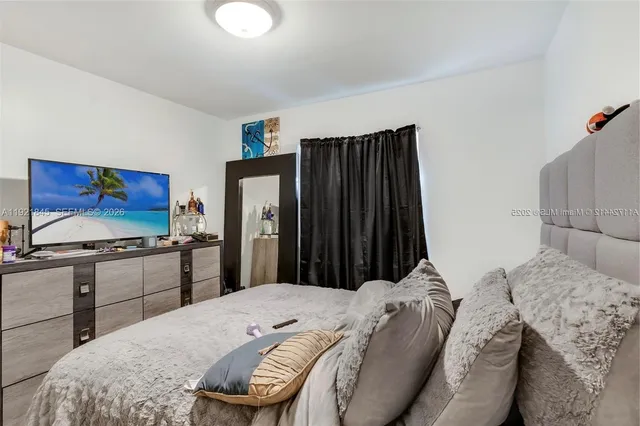 $2,700 | 219 Northwest 7th Court, Unit 2, Hallandale Beach, FL 33009