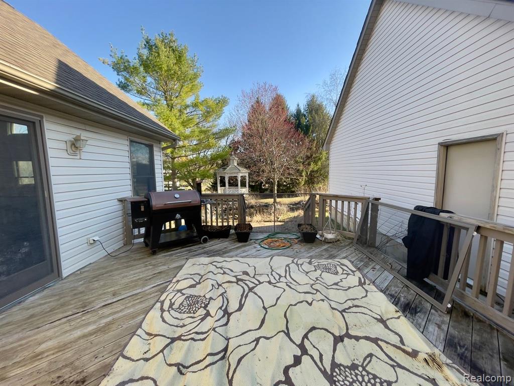 8086 Linden Road Fenton, MI 48430 - Photo 2 of 46 Gallery Image 2
