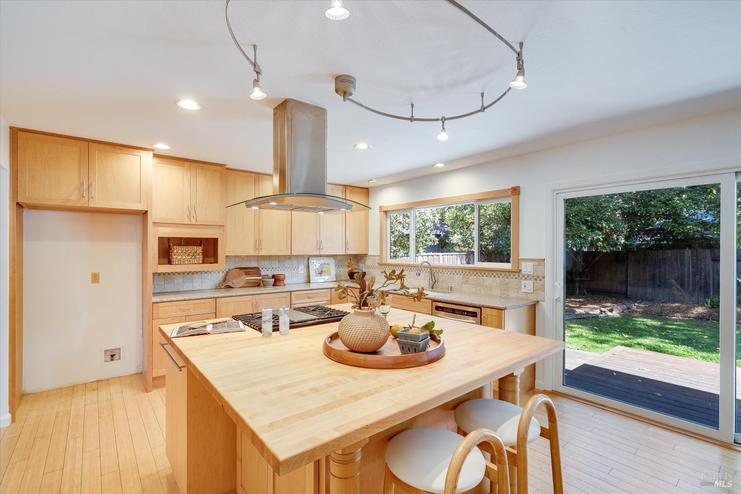 2140 Alejandro Drive Santa Rosa, CA 95405 - Photo 24 of 66 Gallery Image 24